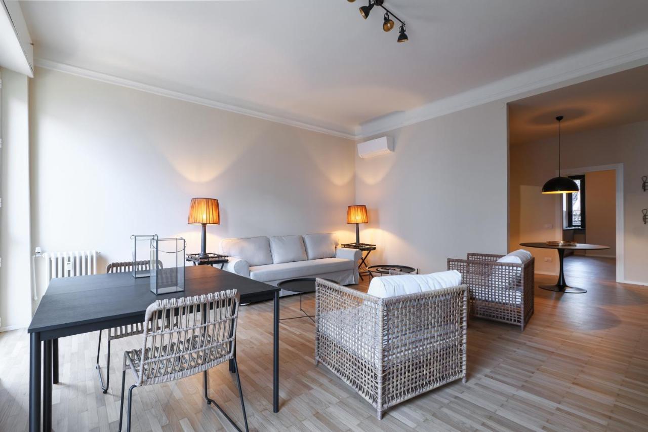 Luxury San Babila Apartment Милан Экстерьер фото