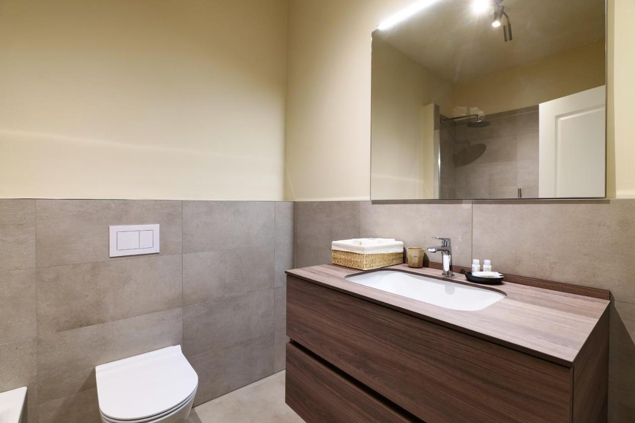 Luxury San Babila Apartment Милан Экстерьер фото