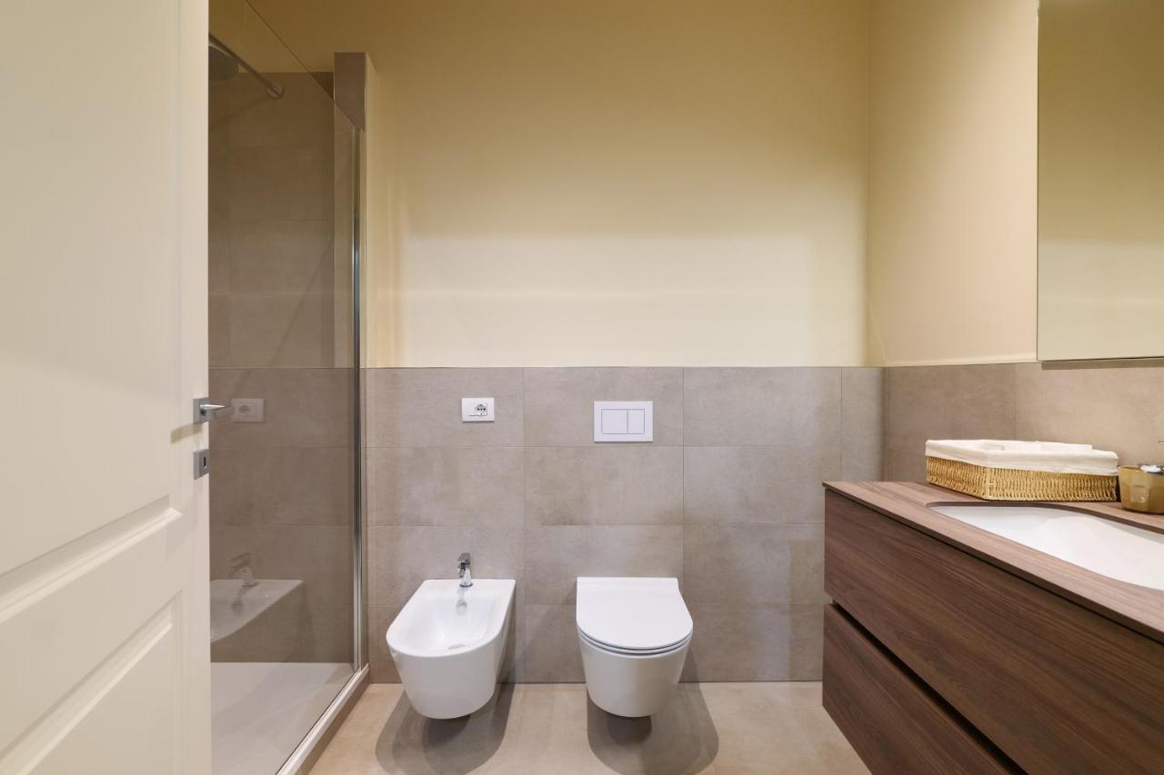 Luxury San Babila Apartment Милан Экстерьер фото